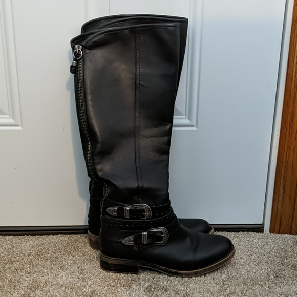 Carrage Distressed Sole Black Boots - Picture 2 of 5